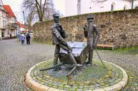 B&uuml;nde, Die Zigarren-Pioniere - Steinmeister und Wellensiek Denkmal